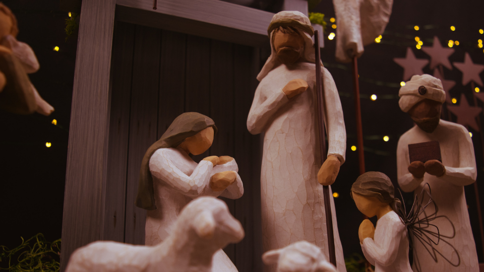 mary and joseph nativity figurines